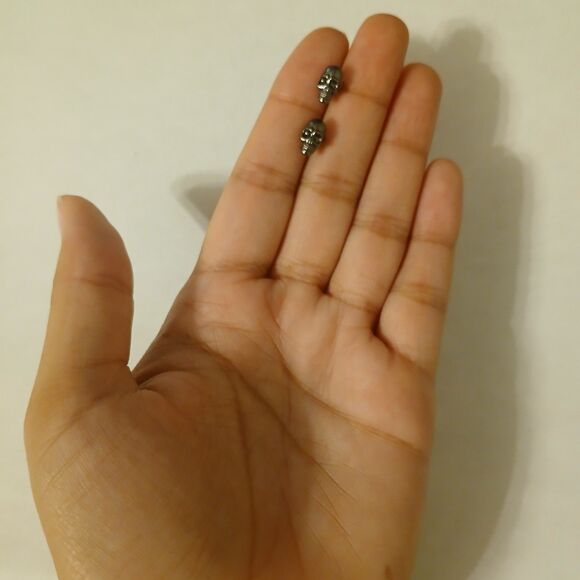 Black Metal Gothic Skull Mini Stud Earrings - Picture 7 of 7
